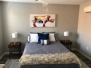 1839 E Lombard St, Unit B in Baltimore, MD - Foto de edificio - Building Photo
