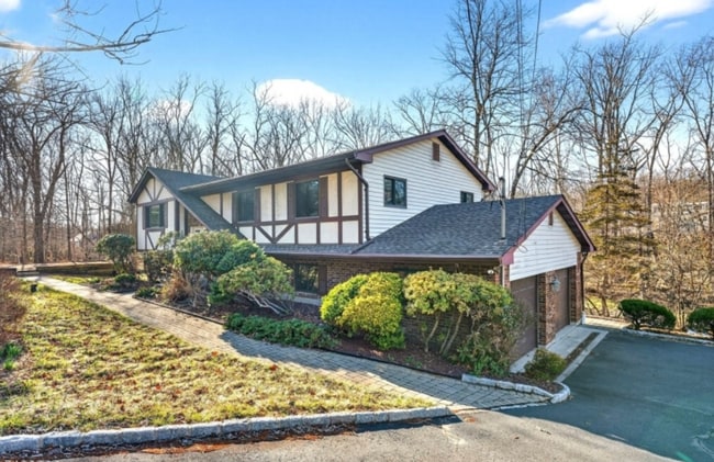 2289 Brookside Dr in Martinsville, NJ - Building Photo - Building Photo