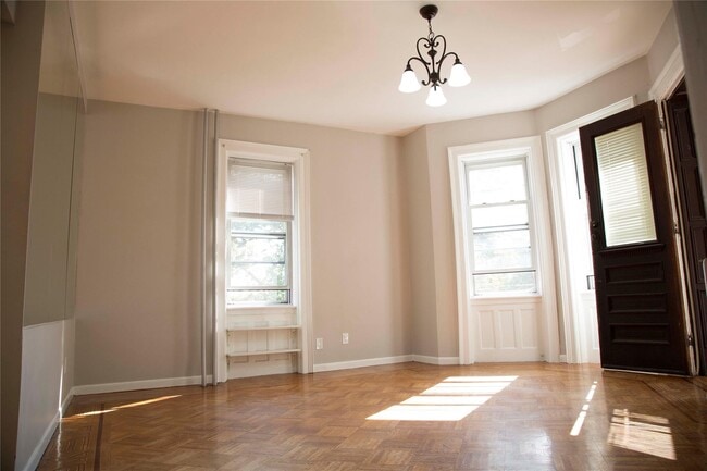 85-04 Park Ln S in Queens, NY - Building Photo - Building Photo