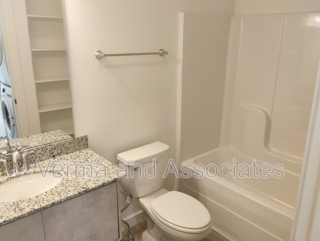 951 Reading RR Ln in Centerton, AR - Building Photo - Building Photo