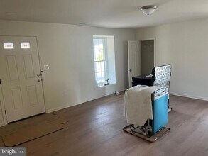 2210 New Falls Rd, Unit A in Levittown, PA - Building Photo - Building Photo