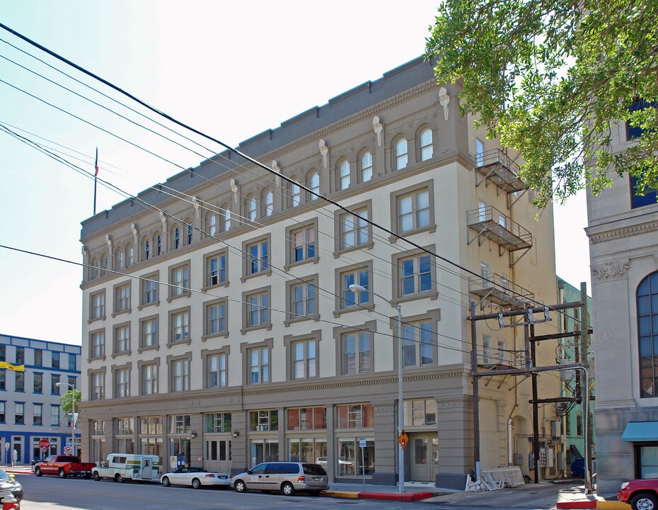 415 22nd St in Galveston, TX - Building Photo