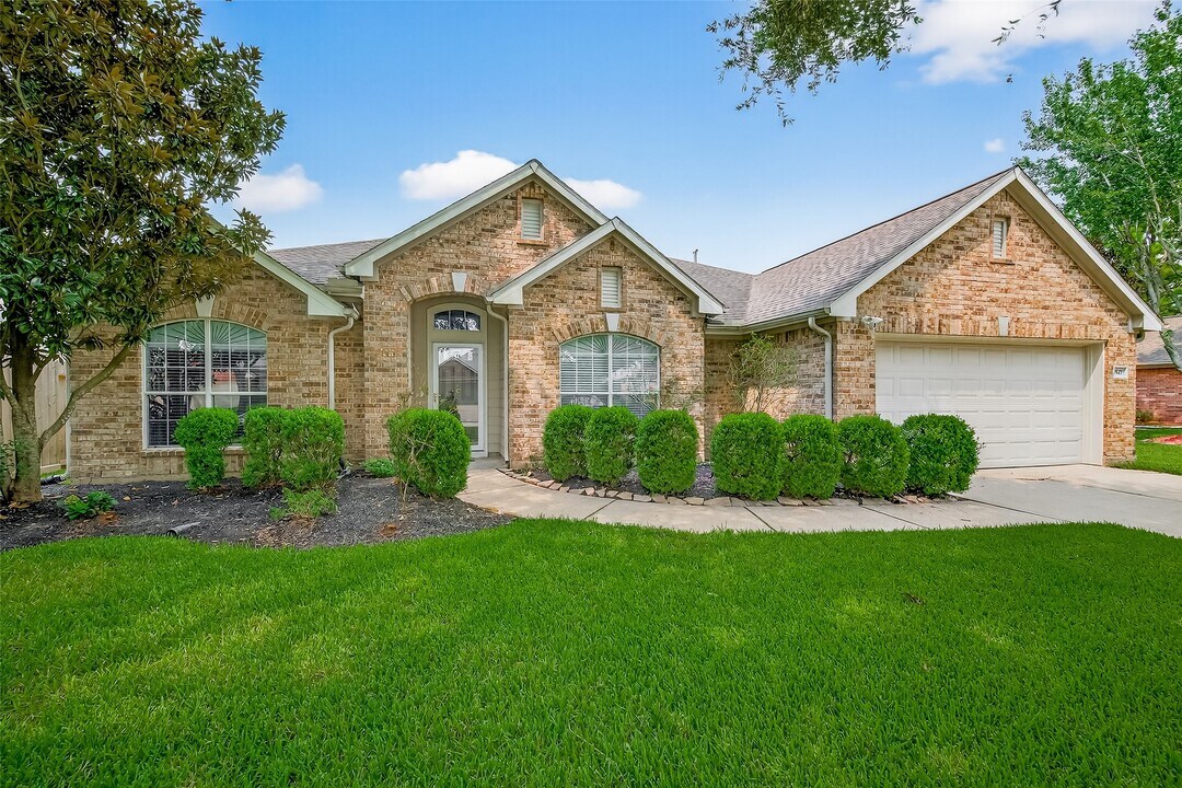 7527 Rain Meadow Ln in Cypress, TX - Foto de edificio