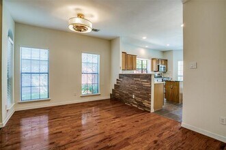 824 Woodlake Dr in Coppell, TX - Foto de edificio - Building Photo