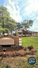 1499 Hammack Dr in Morrow, GA - Foto de edificio - Building Photo