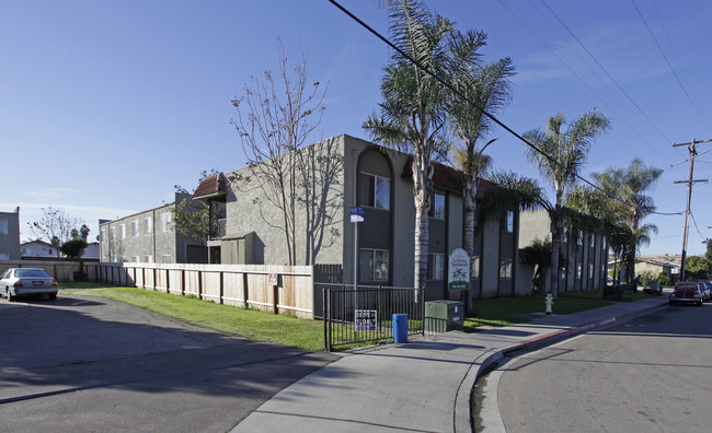 La Serena Apartments in Escondido, CA - Building Photo - Building Photo