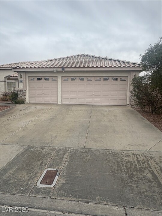 230 Bailey Island Dr in Henderson, NV - Building Photo