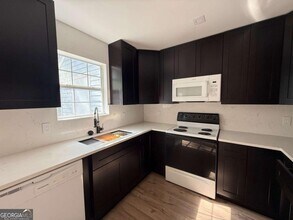 1100 Pineland Ave in Hinesville, GA - Building Photo - Building Photo