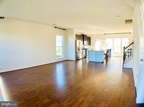217 Almond Dr in Stafford, VA - Building Photo - Building Photo