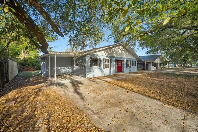 1509 N Donnelly St in Mount Dora, FL - Foto de edificio - Building Photo