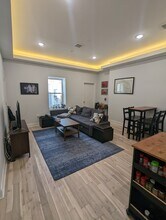717 Walnut St, Unit 4F in Philadelphia, PA - Building Photo - Building Photo