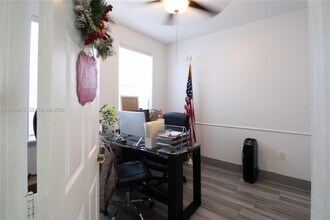 5580 NW 107th Ave in Doral, FL - Building Photo - Building Photo