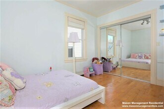 74 Chestnut St, Unit 3 in Brookline, MA - Foto de edificio - Building Photo