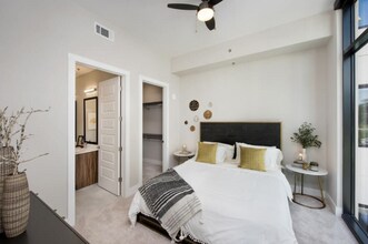 3481 Lakeside Dr NE-Unit -2-3305 in Atlanta, GA - Foto de edificio - Building Photo