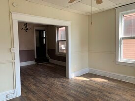 422 Highland Ave in Johnstown, PA - Building Photo