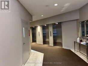 10 Dean Park Rd in Toronto, ON - Building Photo - Building Photo