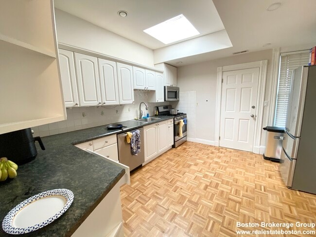 108 Buttonwood St in Boston, MA - Building Photo - Building Photo