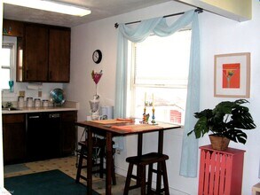 1716 Belle Vue Way in Tallahassee, FL - Building Photo - Building Photo