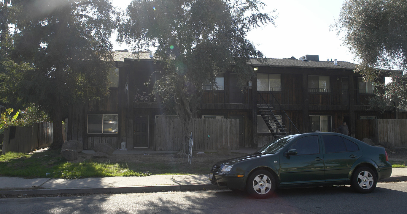 620-636 Cedar Ave in Atwater, CA - Foto de edificio