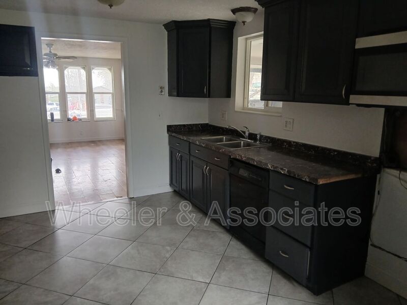 165 W 9400 S in Sandy, UT - Building Photo
