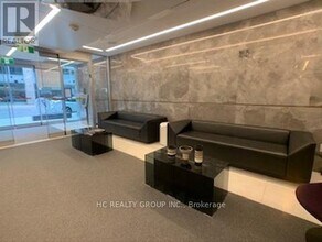 50-250 McCaul St in Toronto, ON - Building Photo - Building Photo