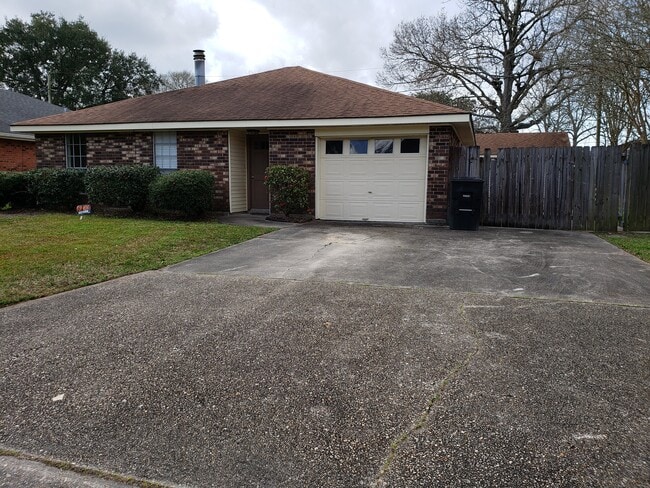 property at 121 Brentwood Dr