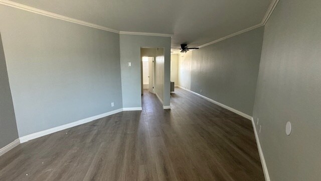 8821 Owensmouth Ave in Los Angeles, CA - Building Photo
