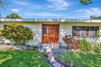 6313 Hollywood Blvd in Sarasota, FL - Building Photo - Building Photo