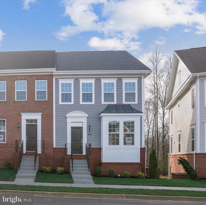 320 Buckeye Cir in La Plata, MD - Building Photo