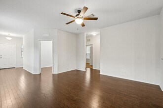 212 La Dera Dr in Liberty Hill, TX - Building Photo - Building Photo