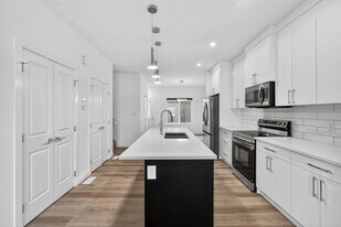 28 Renwyck Pl in Spruce Grove, AB - Building Photo