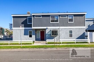 502 12th St in Huntington Beach, CA - Building Photo - Building Photo