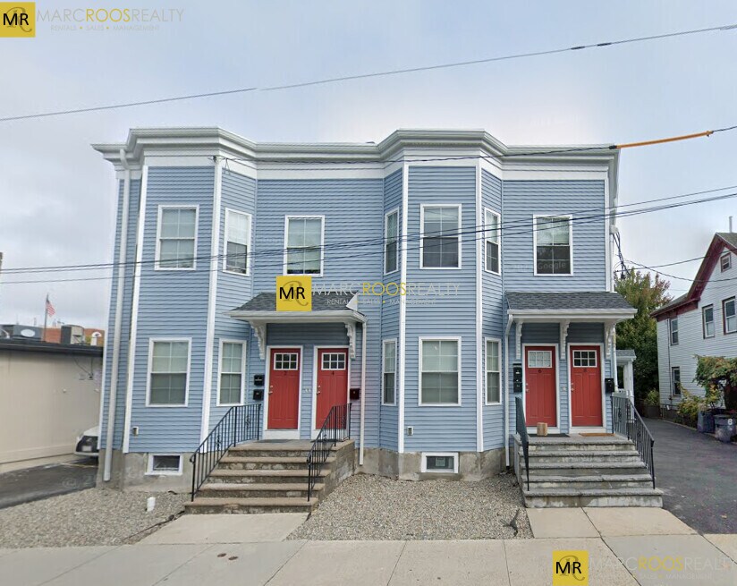10 Islington St, Unit 2A in Allston, MA - Building Photo