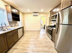 37 Gordon St, Unit 1 in Waltham, MA - Building Photo