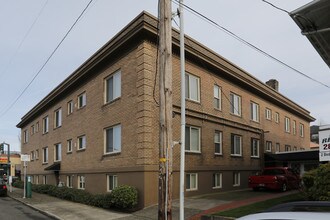 Weidler Court Apartments in Portland, OR - Building Photo - Building Photo