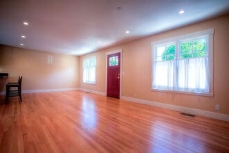 1106 Clinton St in Redwood City, CA - Building Photo - Building Photo