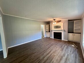 1560 Barzee Dr in Sumter, SC - Building Photo - Building Photo