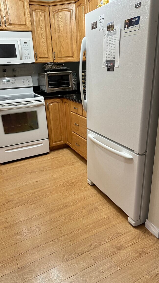 102 Kingsmere Pl in Saskatoon, SK - Building Photo - Building Photo