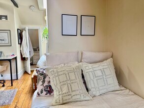 32 Irving St, Unit 4 in Boston, MA - Building Photo - Building Photo