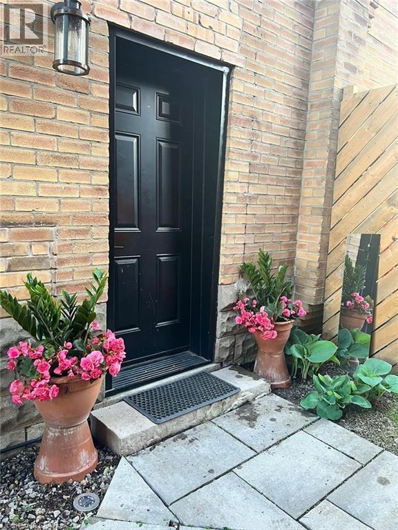 306 Wexford Ave S in Hamilton, ON - Building Photo - Building Photo