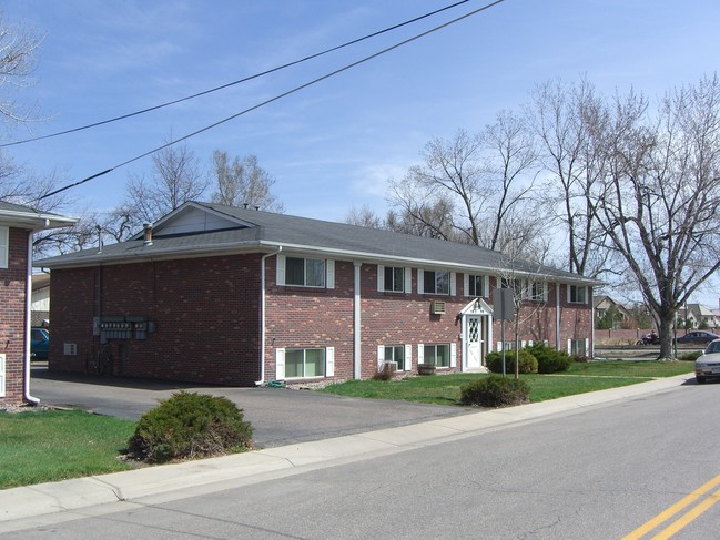 Colonial Apartments in Littleton, CO - Building Photo - Building Photo