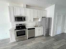 Tranvia in Washington, DC - Building Photo