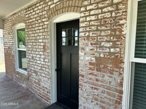 921 E Roosevelt St in Phoenix, AZ - Foto de edificio - Building Photo