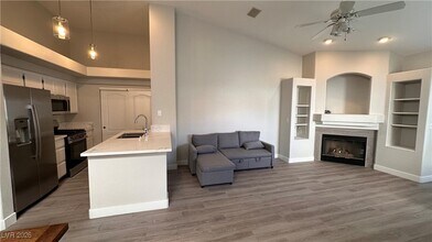 5252 Island Chain Rd in Las Vegas, NV - Building Photo - Building Photo