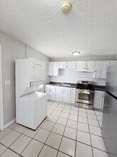 1710 E Breezy Ln in West Palm Beach, FL - Building Photo - Building Photo