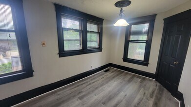 84 Bittman St, Unit UP in Akron, OH - Foto de edificio - Building Photo
