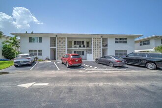 3213 Colony Club Rd in Pompano Beach, FL - Building Photo - Building Photo