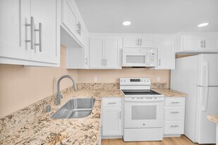 Marconi Gardens East in Carmichael, CA - Building Photo