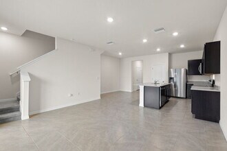 363 Mangrove Shade Cir in Apollo Beach, FL - Building Photo - Building Photo