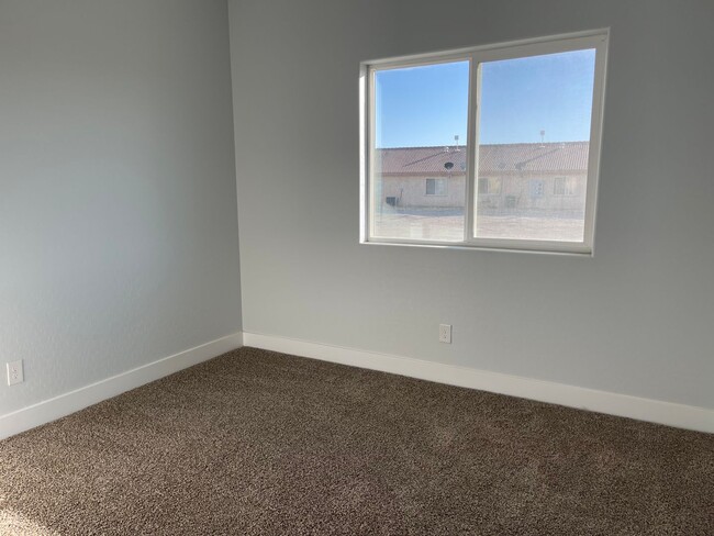 1420 Ogallala St in Pahrump, NV - Building Photo - Building Photo
